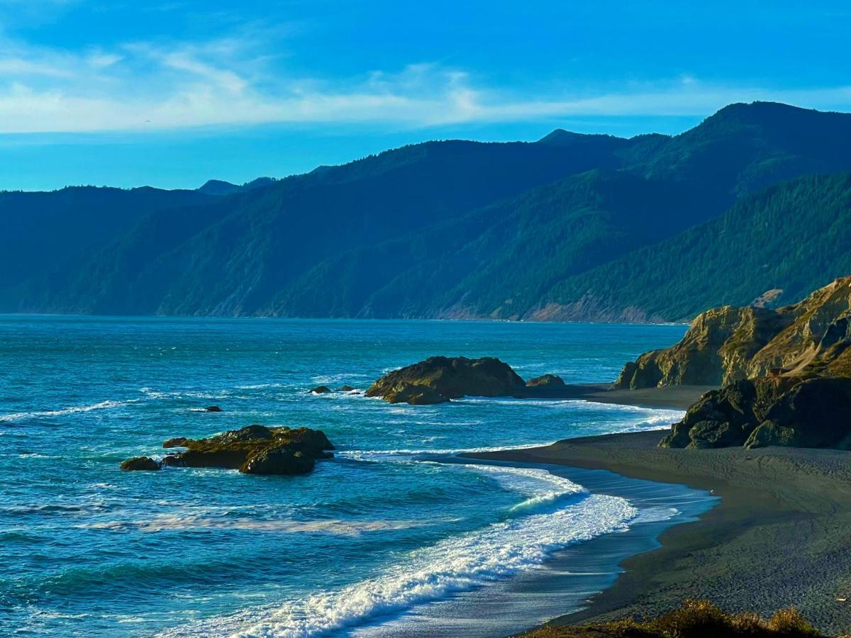Amazing Oceanview 2 Bedroom Oceanfront! By Oceanviewhottubs Shelter Cove, Ca Tesla Ev Station エクステリア 写真