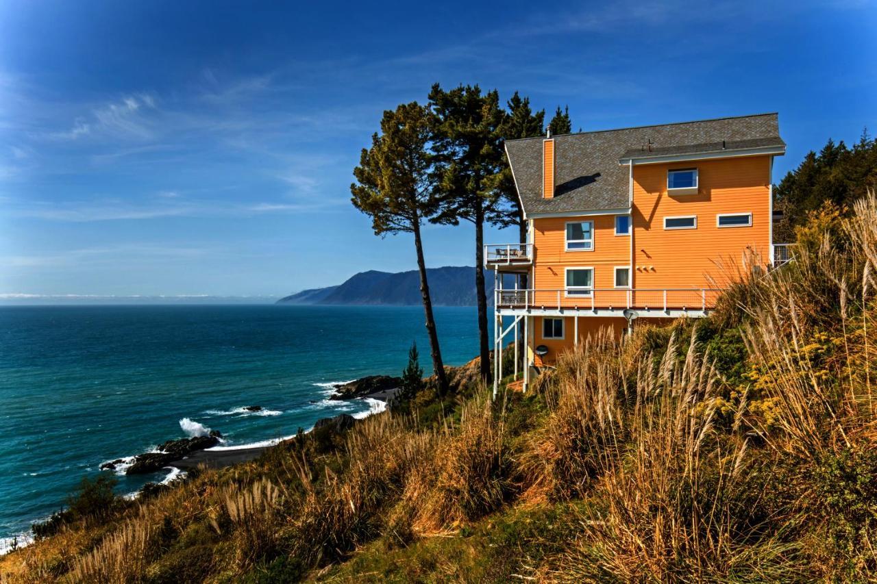 Amazing Oceanview 2 Bedroom Oceanfront! By Oceanviewhottubs Shelter Cove, Ca Tesla Ev Station エクステリア 写真