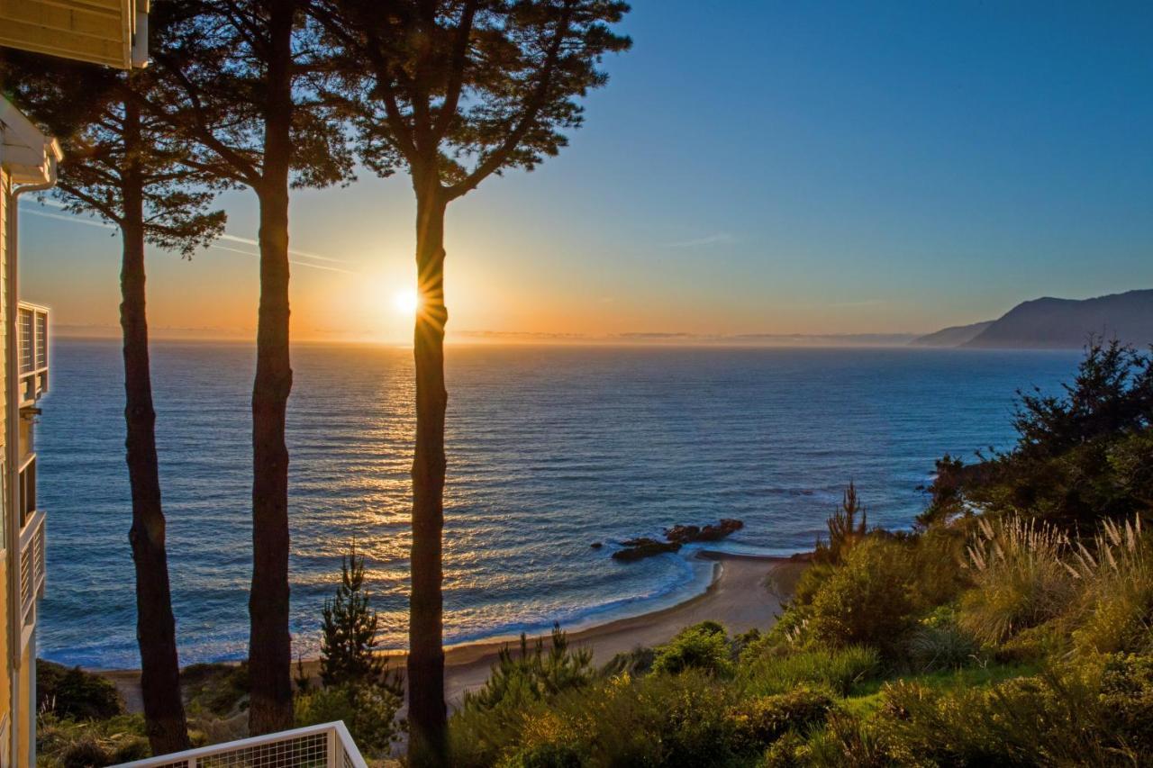 Amazing Oceanview 2 Bedroom Oceanfront! By Oceanviewhottubs Shelter Cove, Ca Tesla Ev Station エクステリア 写真